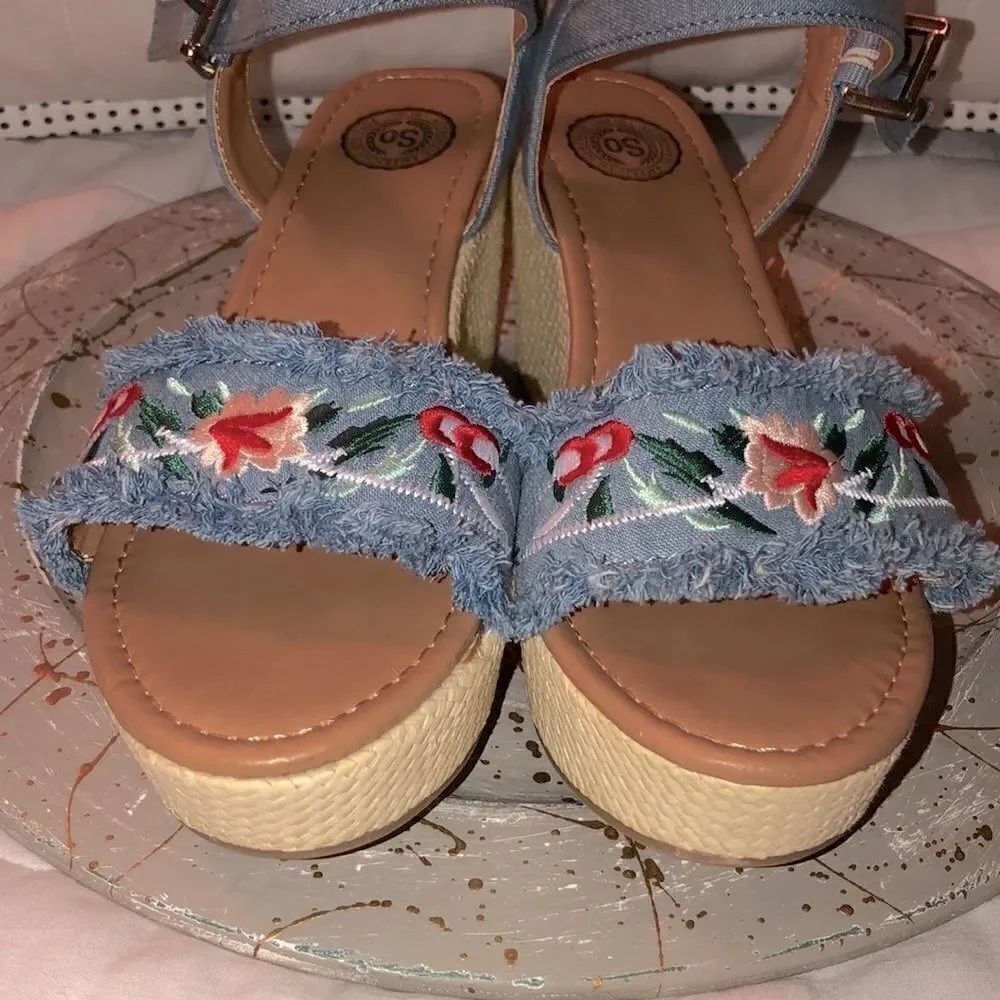 So 7.5 Ice Fish Embroidered Denim Wedge Sandals - Picture 7 of 12